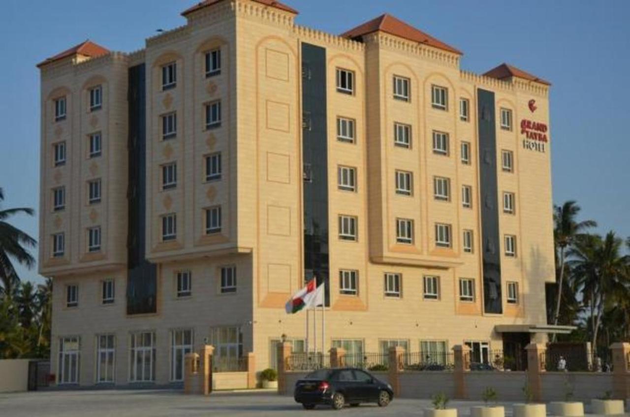 Grand Tayba Hotel 塞拉莱 外观 照片
