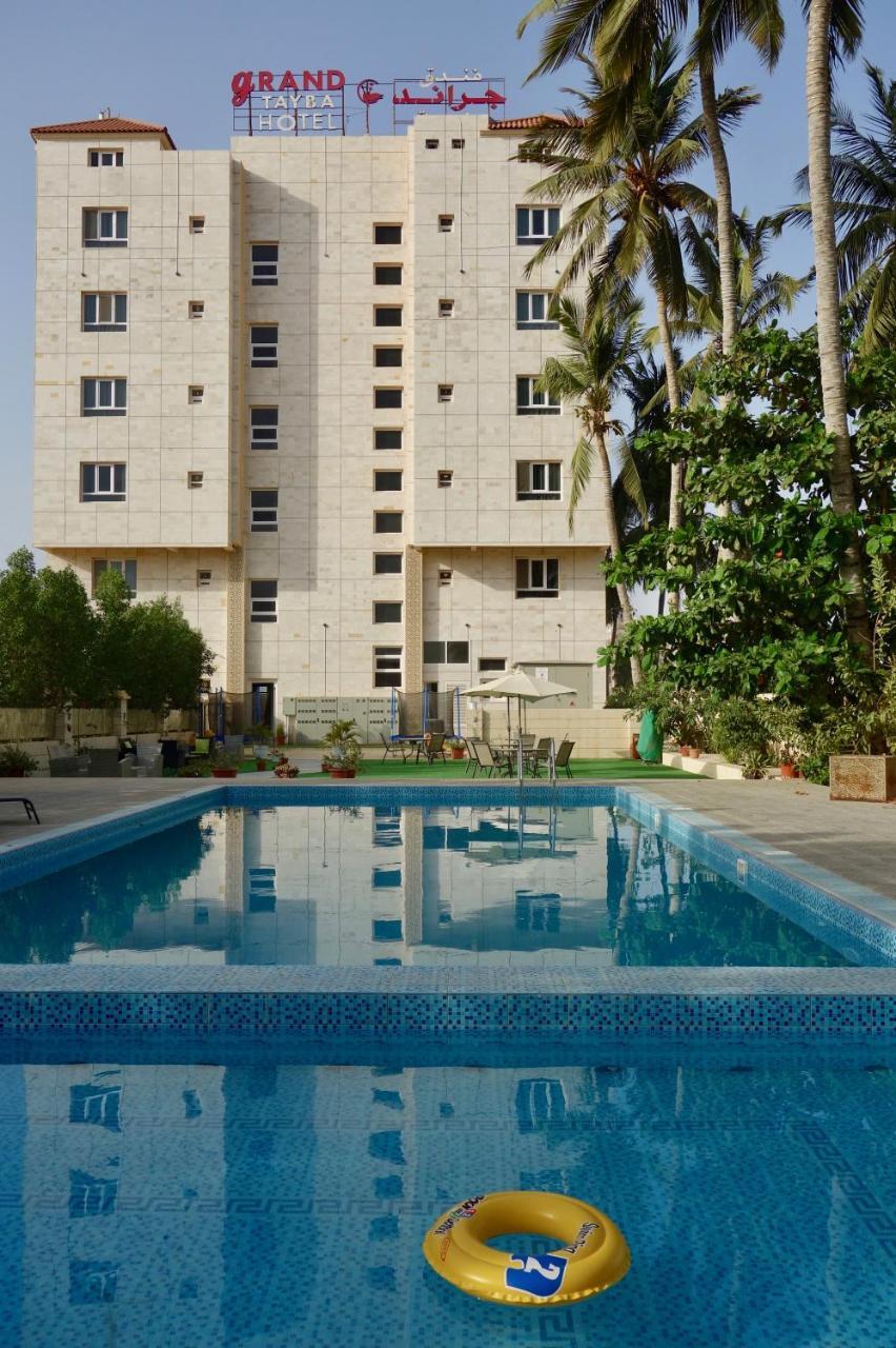 Grand Tayba Hotel 塞拉莱 外观 照片