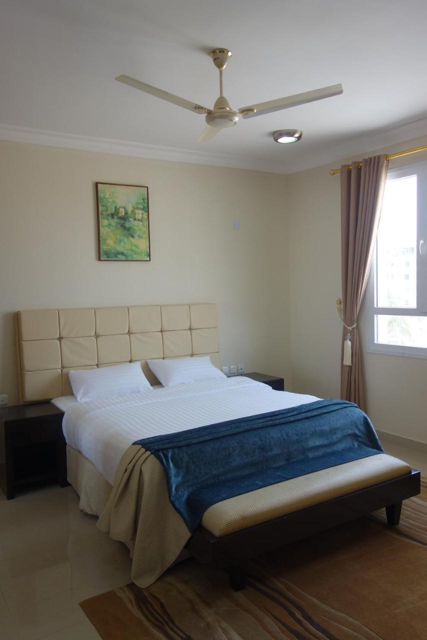 Grand Tayba Hotel 塞拉莱 外观 照片